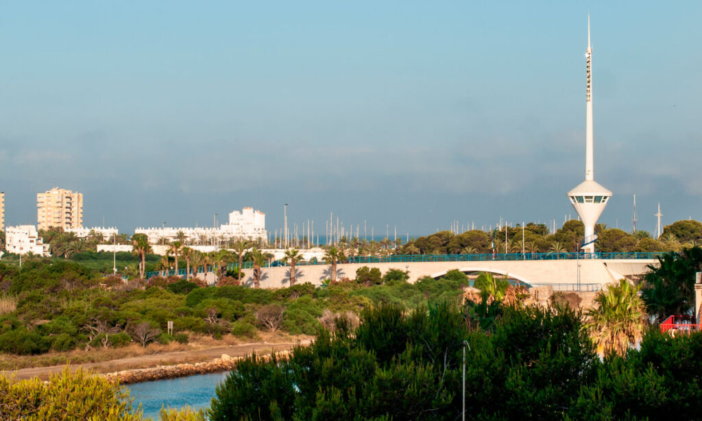 Piruli de control acceso al puerto y cambio de mar en el estacio de la manga